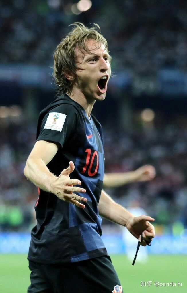 电光飞舞！《和平精英》×《百分百出品》电糖天使引爆跨界潮流新风暴